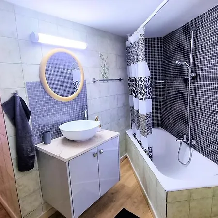 The Urban Oasis - Comfort 2br Near The Center, 200mbit Internet And Smart Tv * Larnaca