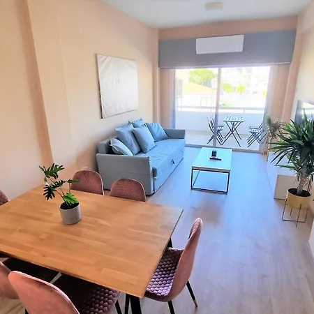 The Urban Oasis - Comfort 2br Near The Center, 200mbit Internet And Smart Tv Apartmán *