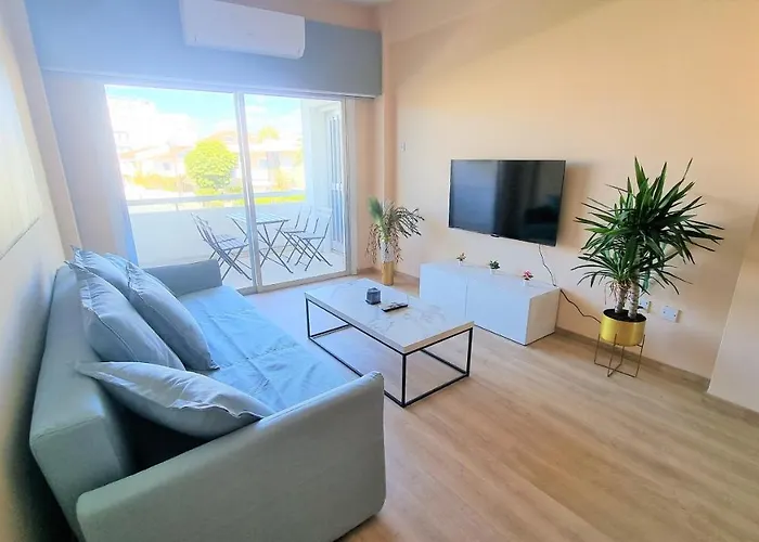 The Urban Oasis - Comfort 2br Near The Center, 200mbit Internet And Smart Tv