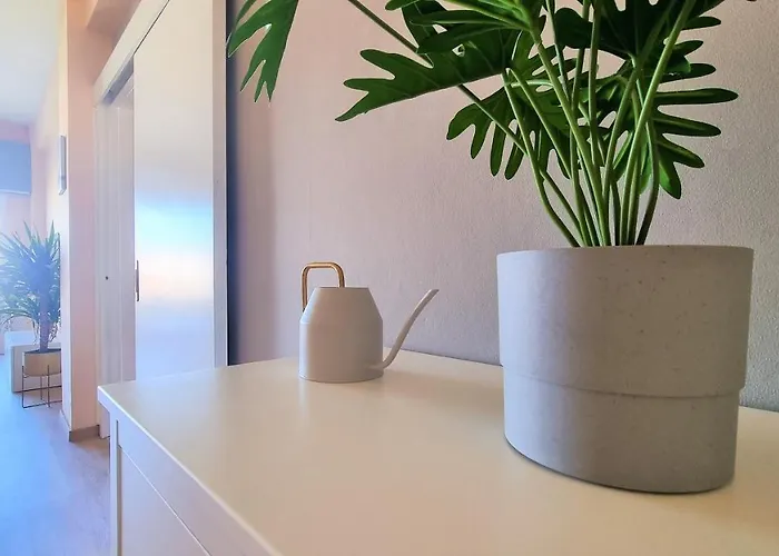 The Urban Oasis - Comfort 2br Near The Center, 200mbit Internet And Smart Tv * Ларнака