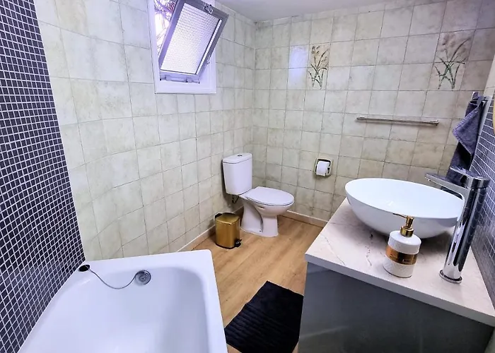 The Urban Oasis - Comfort 2br Near The Center, 200mbit Internet And Smart Tv Ларнака