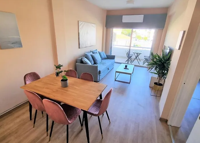 The Urban Oasis - Comfort 2br Near The Center, 200mbit Internet And Smart Tv Ларнака