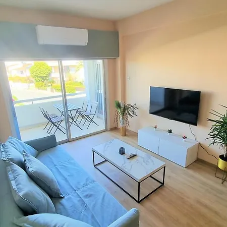 The Urban Oasis - Comfort 2br Near The Center, 200mbit Internet And Smart Tv Larnaca