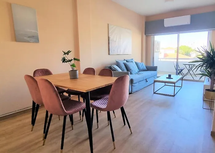 The Urban Oasis - Comfort 2br Near The Center, 200mbit Internet And Smart Tv Appartamento