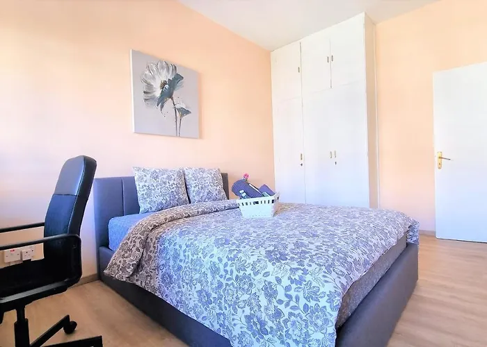 The Urban Oasis - Comfort 2br Near The Center, 200mbit Internet And Smart Tv Larnaca