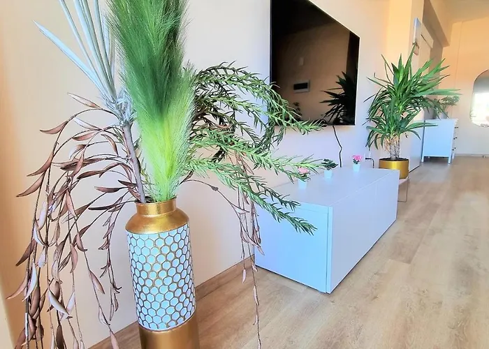 The Urban Oasis - Comfort 2br Near The Center, 200mbit Internet And Smart Tv Appartamento